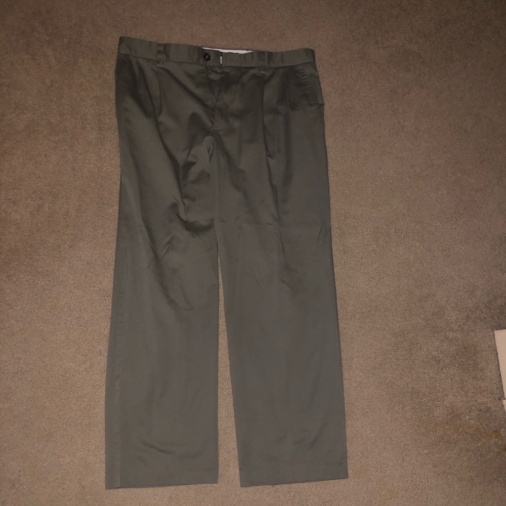 Men’s Dockers slacks